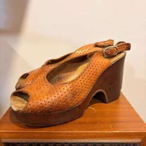 Vintage 1970’s Italian brown leather platform sling back wedges
